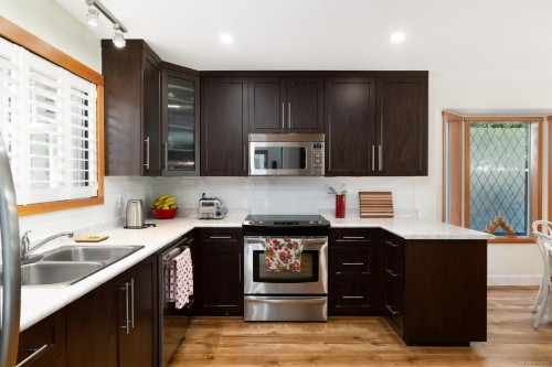 793 Stelly'S Cross Rd, Central Saanich, BC 