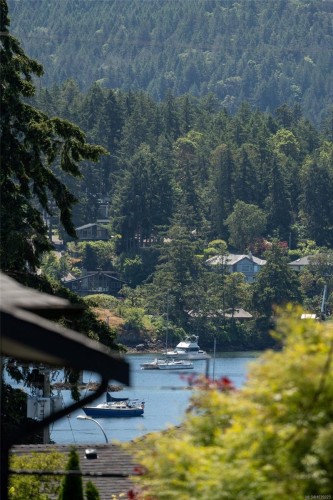 793 Stelly'S Cross Rd, Central Saanich, BC 