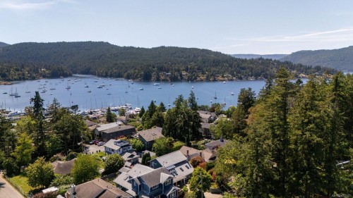 793 Stelly'S Cross Rd, Central Saanich, BC 