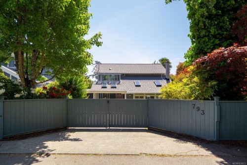 793 Stelly'S Cross Rd, Central Saanich, BC 