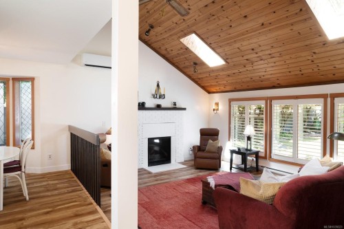 793 Stelly'S Cross Rd, Central Saanich, BC 