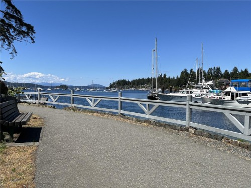793 Stelly'S Cross Rd, Central Saanich, BC 