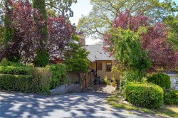 1961 Watson St Saanich, BC V8R 3H7