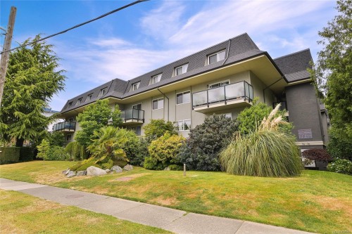 #44-840 Craigflower Rd  Esquimalt, BC V9A 2X1