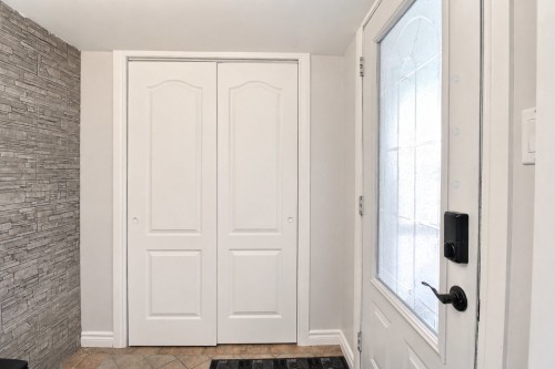 Hall d'entrée/Vestibule - 11 Rue Des Ancêtres, Saint-Benoît-Labre, QC - Indoor Photo Showing Other Room