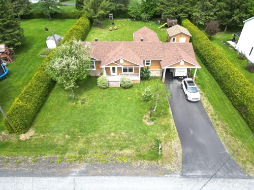 Photo aérienne - 11 Rue Des Ancêtres, Saint-Benoît-Labre, QC - Outdoor