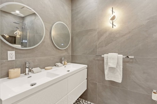 Salle de bains - 35 Rue Dufferin, Hampstead, QC - Indoor Photo Showing Bathroom