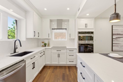 Cuisine - 35 Rue Dufferin, Hampstead, QC - Indoor Photo Showing Kitchen With Upgraded Kitchen