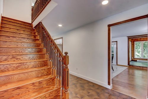 Escalier - 92  - 94 Crois. Desautels, Saint-Charles-Sur-Richelieu, QC - Indoor Photo Showing Other Room