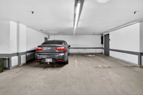 Garage - 321-56 Boul. Bellerose E., Laval (Vimont), QC - Indoor Photo Showing Garage