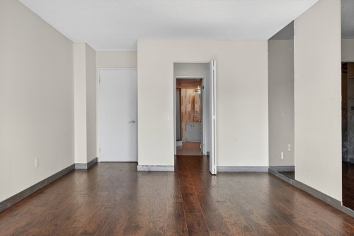 Chambre à coucher principale - 607-2300 Rue Ward, Montréal (Saint-Laurent), QC - Indoor Photo Showing Other Room