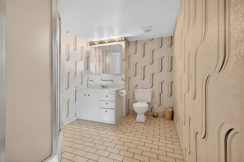 Salle de bains attenante à la CCP - 607-2300 Rue Ward, Montréal (Saint-Laurent), QC - Indoor Photo Showing Bathroom