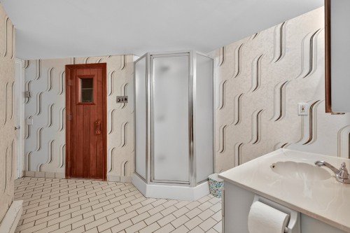 Salle de bains attenante à la CCP - 607-2300 Rue Ward, Montréal (Saint-Laurent), QC - Indoor Photo Showing Bathroom