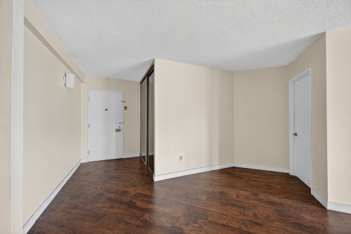 Hall d'entrée/Vestibule - 607-2300 Rue Ward, Montréal (Saint-Laurent), QC - Indoor Photo Showing Other Room