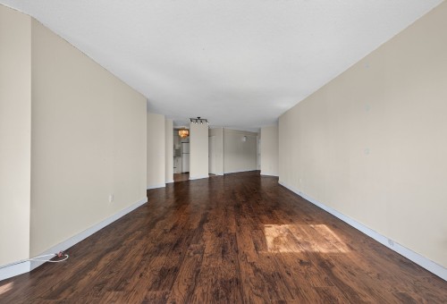 Salon - 607-2300 Rue Ward, Montréal (Saint-Laurent), QC - Indoor Photo Showing Other Room