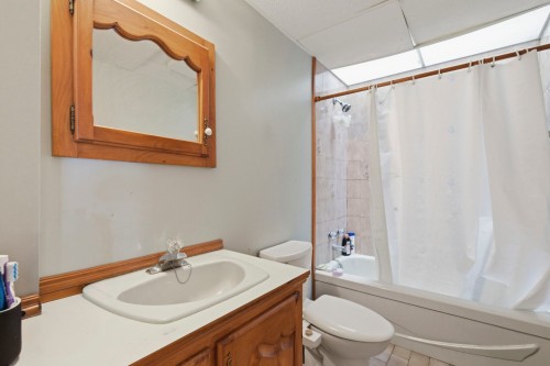 Salle de bains - 2211 Rue Denonville, Montréal (Le Sud-Ouest), QC - Indoor Photo Showing Bathroom