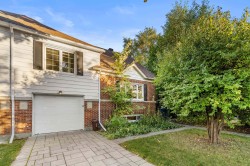 568 Av. Lazard Mont-Royal, QC H3R 1P7
