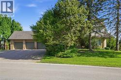 18 CURTIS Crescent King City, ON L7B 1C3