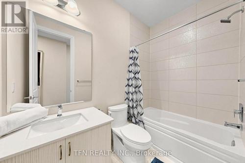 30 Hesperus Road, Vaughan, ON - Indoor Photo Showing Bathroom