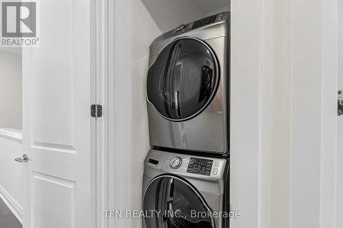 30 Hesperus Road, Vaughan, ON - Indoor Photo Showing Laundry Room
