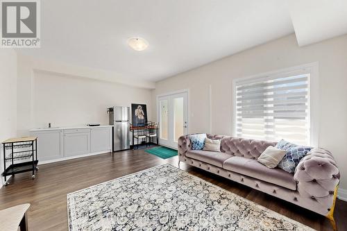 30 Hesperus Road, Vaughan, ON - Indoor Photo Showing Living Room