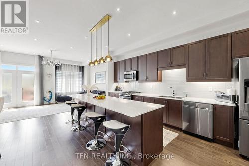 30 Hesperus Road, Vaughan, ON - Indoor Photo Showing Kitchen With Upgraded Kitchen