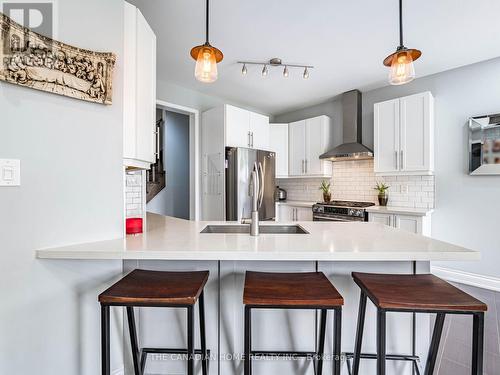 3 Arkwright Drive, Brampton, ON - Indoor Photo Showing Kitchen With Upgraded Kitchen