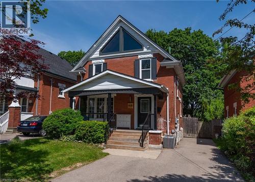 40 WOODLAND Avenue  Kitchener, ON N2M 3G7