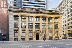 208 - 73 RICHMOND STREET W Toronto, ON M5H 4E8