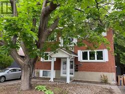 657 GOLDEN AVENUE  Ottawa, ON K2A 2G3