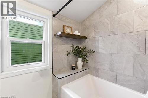 236 Cope Street, Hamilton, ON - Indoor Photo Showing Bathroom