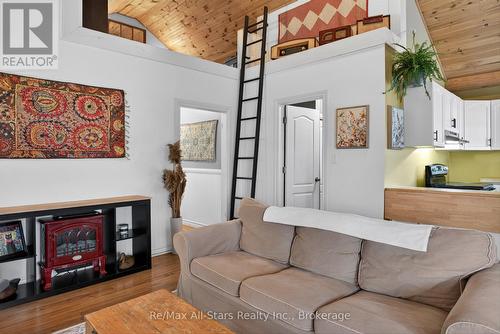 2 Elder Street, Kawartha Lakes (Fenelon), ON 