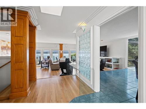 2387 Campbell Road, West Kelowna, BC - Indoor
