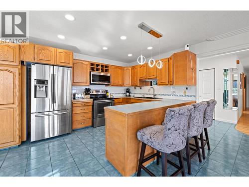 2387 Campbell Road, West Kelowna, BC - Indoor Photo Showing Kitchen