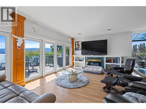 2387 Campbell Road, West Kelowna, BC - Indoor Photo Showing Living Room With Fireplace