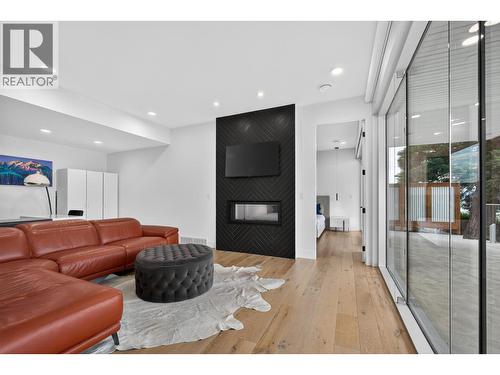 Another beautiful two sided linear fireplace - 5835 Vicary Road, Peachland, BC 