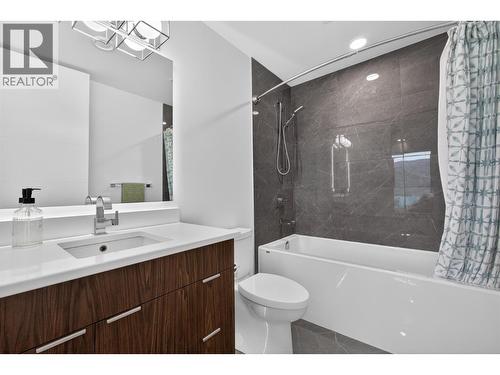 En Suite in Suite - 5835 Vicary Road, Peachland, BC 