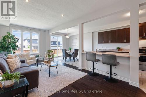 Island/breakfast bar - 9 Callon Drive, Hamilton (Meadowlands), ON 