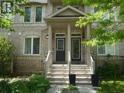 12 KAWNEER TERRACE Toronto, ON M1P 0C3
