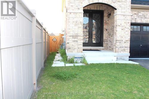 35 MERRIMAC DRIVE , Brampton, Ontario L6Y 6K4 2