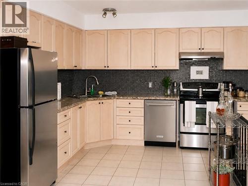 21 Saddler Street, Fonthill, ON - Indoor Photo Showing Kitchen