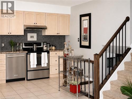 21 Saddler Street, Fonthill, ON - Indoor Photo Showing Kitchen
