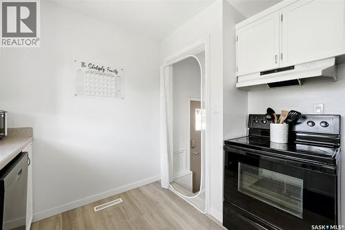 28 Cameron Crescent, Regina, SK 