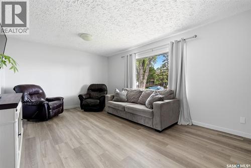 28 Cameron Crescent, Regina, SK 
