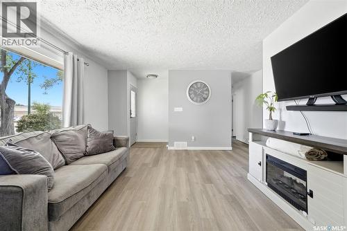 28 Cameron Crescent, Regina, SK 