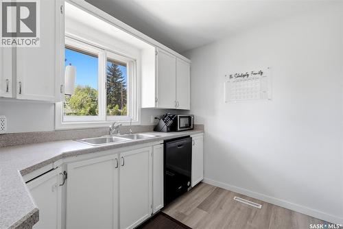 28 Cameron Crescent, Regina, SK 