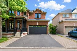 8 GORDON WEEDEN ROAD Markham, ON L6E 1Y5