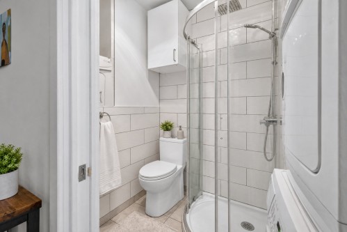 Bathroom - 5423 4E Avenue, Montréal (Rosemont/La Petite-Patrie), QC - Indoor Photo Showing Bathroom