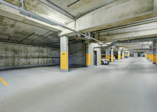 Stationnement - 519-64 Ch. St-François-Xavier, Candiac, QC - Indoor Photo Showing Garage