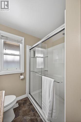 2 Lyndale Avenue, Central Elgin, ON 
